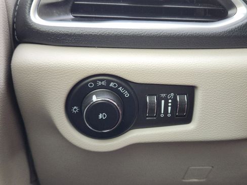 Used 2022 Chrysler Pacifica Limited image 14