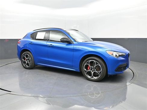 Used 2022 Alfa Romeo Stelvio Veloce image 37