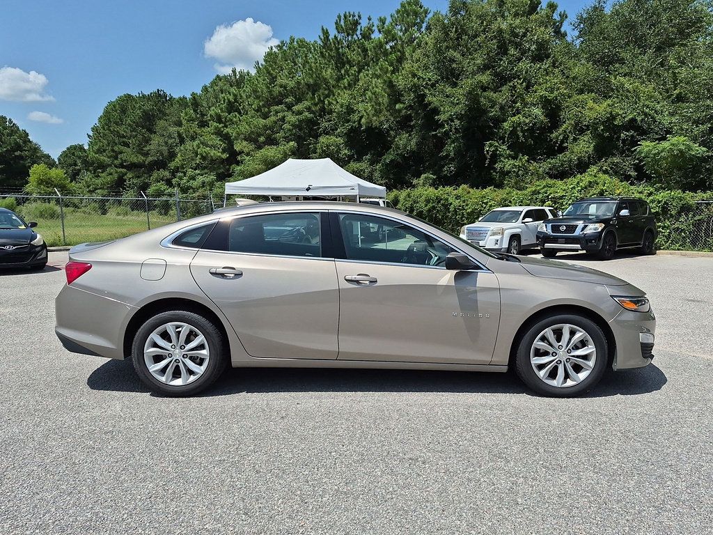 Used 2025 Chevrolet Malibu LT FWD image 2