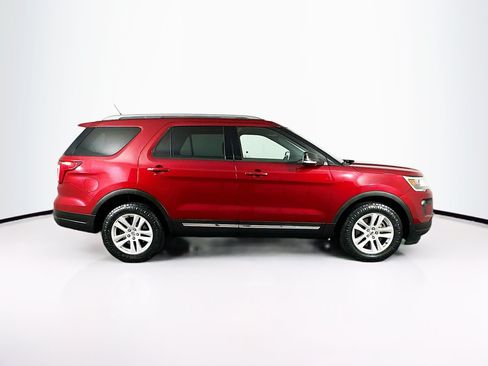 Used 2018 Ford Explorer XLT w/ Equipment Group 202A AWD/4WD image 10