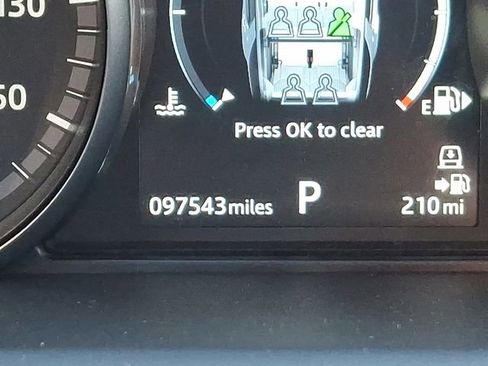 Used 2018 Land Rover Discovery SE image 22