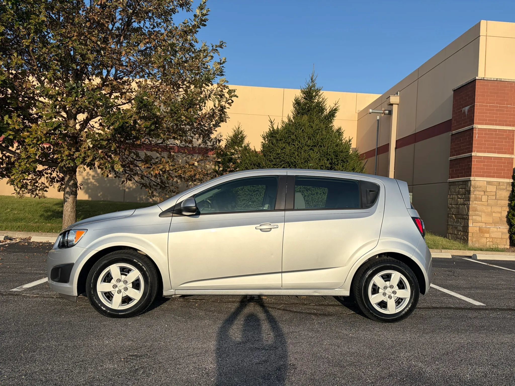 Used 2016 Chevrolet Sonic LS FWD image 2
