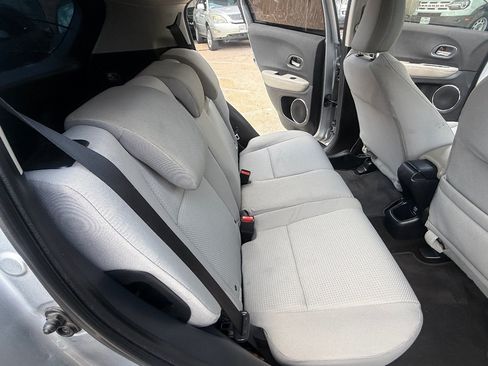 Used 2021 Honda HR-V EX image 11