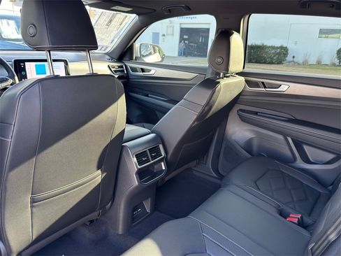 New 2026 Volkswagen Atlas Cross Sport SE image 27