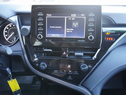 Used 2024 Toyota Camry SE image 13