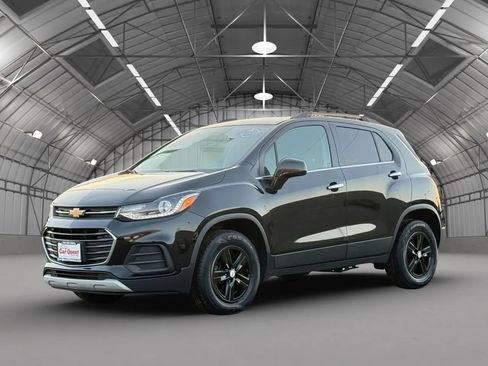 Used 2019 Chevrolet Trax LT w/ LT Convenience Package AWD/4WD image 3