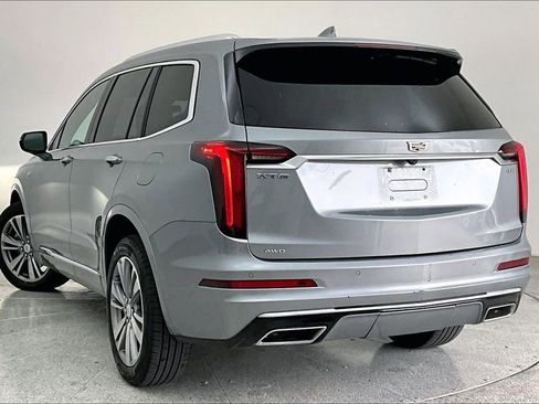 Used 2025 Cadillac XT6 Premium Luxury image 16