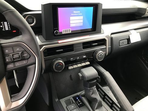 New 2026 Toyota 4Runner SR5 AWD/4WD image 16