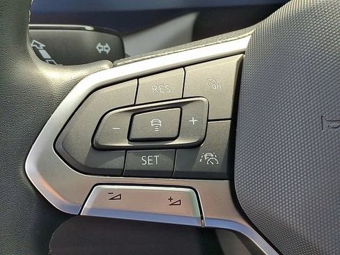 Used 2022 Volkswagen Taos SE AWD/4WD image 22