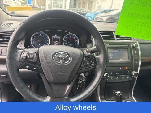 Used 2017 Toyota Camry XLE image 9
