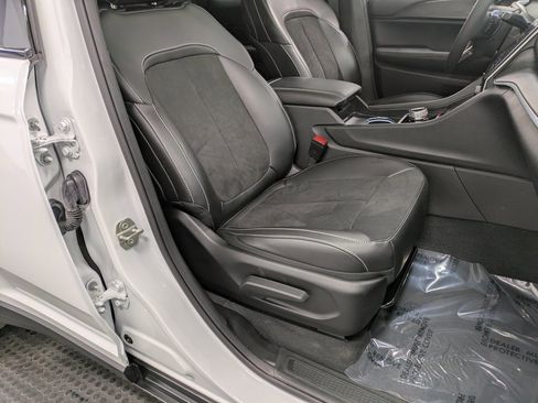 Used 2024 Jeep Grand Cherokee Altitude image 28