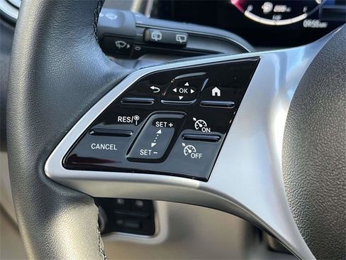 New 2025 Mercedes-Benz GLB 250 4MATIC image 22