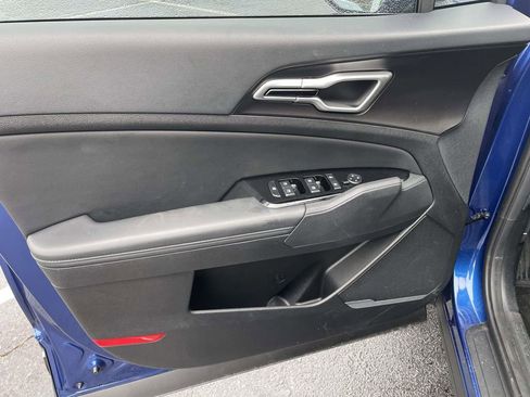 Used 2025 Kia Sportage EX w/ Premium Package image 26