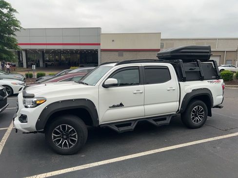 Used 2021 Toyota Tacoma TRD Sport AWD/4WD image 1