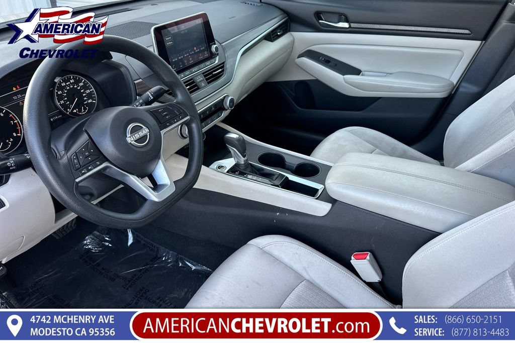 Used 2025 Nissan Altima 2.5 SV FWD image 10