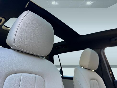 New 2026 Mercedes-Benz GLB 250 image 24