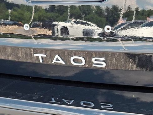 Used 2025 Volkswagen Taos SEL AWD/4WD image 36