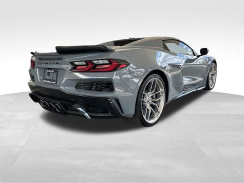 Used 2025 Chevrolet Corvette Z06 RWD image 4