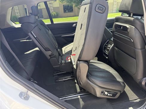 Used 2023 BMW X7 xDrive40i w/ Premium Package AWD/4WD image 22