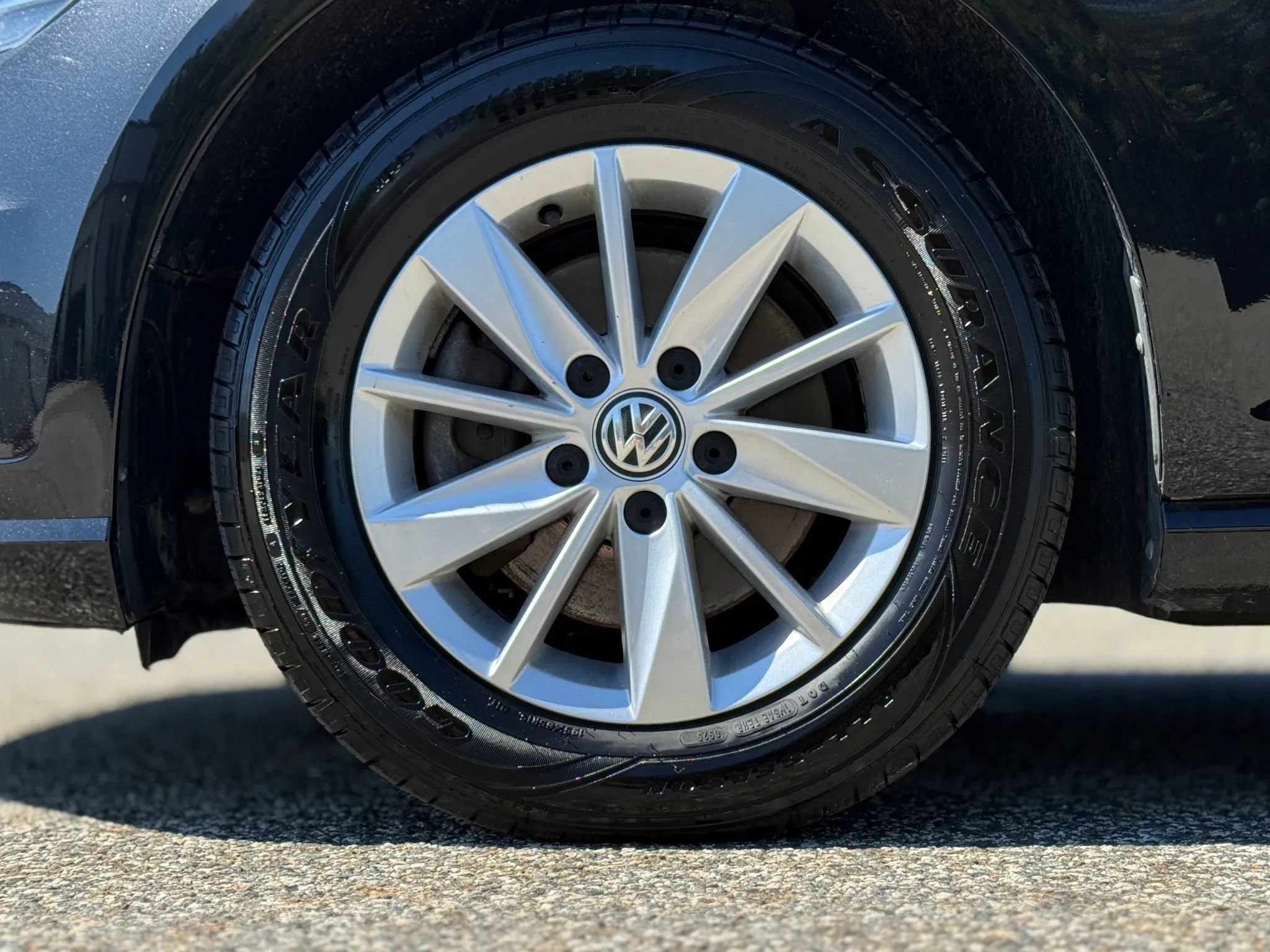 Used 2019 Volkswagen Golf S FWD image 29