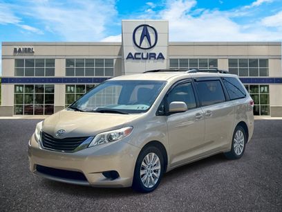 Used 2014 Toyota Sienna LE