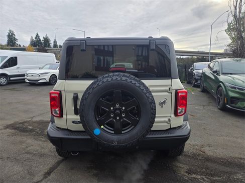 New 2025 Ford Bronco Big Bend w/ Black Diamond Package image 6