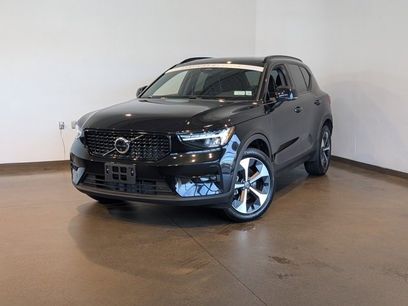 Used 2025 Volvo XC40 B5 Plus