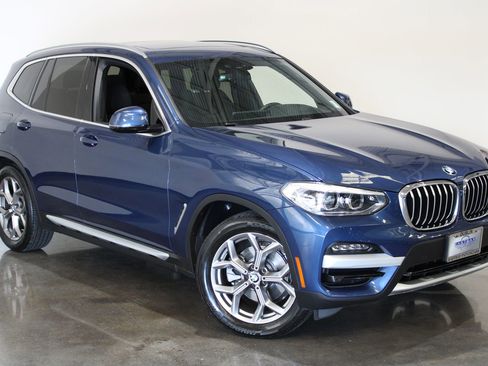 Used 2021 BMW X3 xDrive30i w/ Premium Package image 2