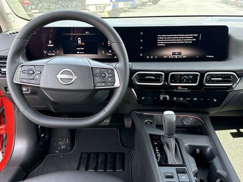 New 2026 Nissan Sentra SR w/ SR Premium Package FWD image 7