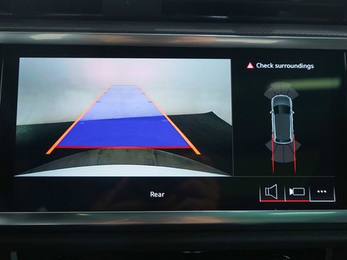 Used 2025 Audi Q3 2.0T Premium image 29