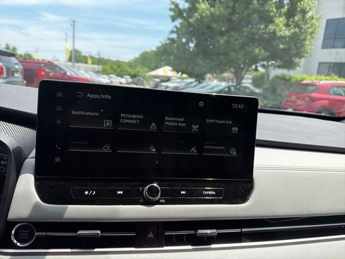 Used 2025 Mitsubishi Outlander SE FWD image 19