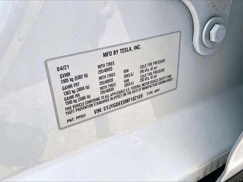 Used 2021 Tesla Model Y Long Range AWD/4WD image 32