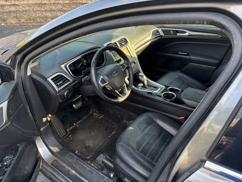 Used 2014 Ford Fusion SE w/ Equipment Group 202A FWD image 9