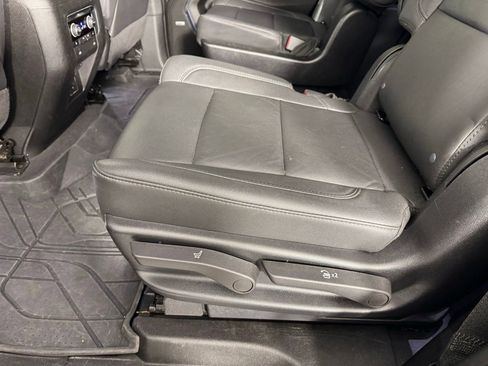 Used 2023 Chevrolet Tahoe Z71 w/ Luxury Package image 26