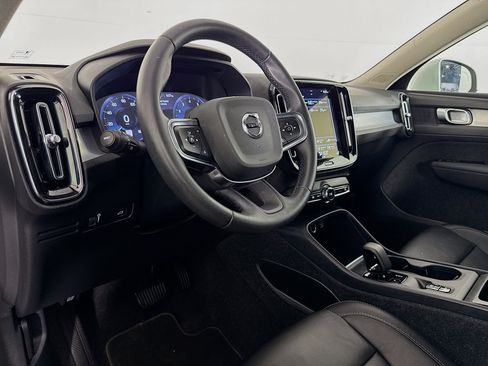 Used 2022 Volvo XC40 T5 Momentum AWD/4WD image 21