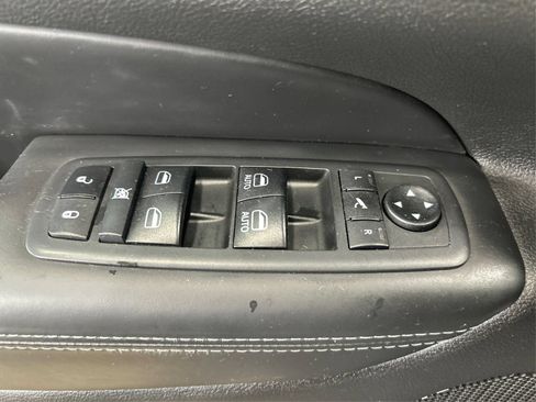 Used 2021 Jeep Grand Cherokee Overland AWD/4WD image 31