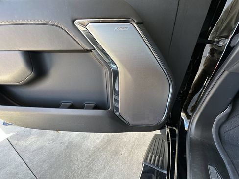 Used 2024 Chevrolet Silverado 1500 High Country w/ High Country Premium Package AWD/4WD image 25