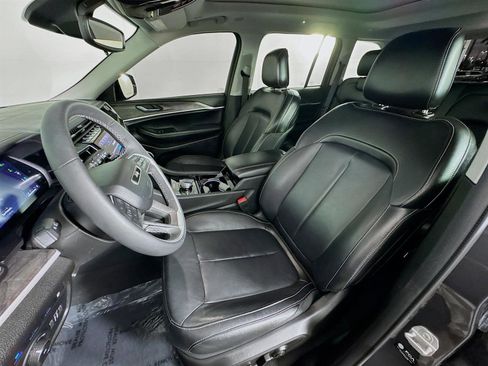 Used 2022 Jeep Grand Cherokee Limited 4xe image 12