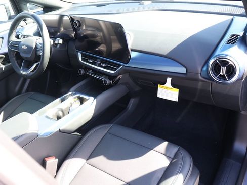 New 2026 Chevrolet Equinox EV LT image 38