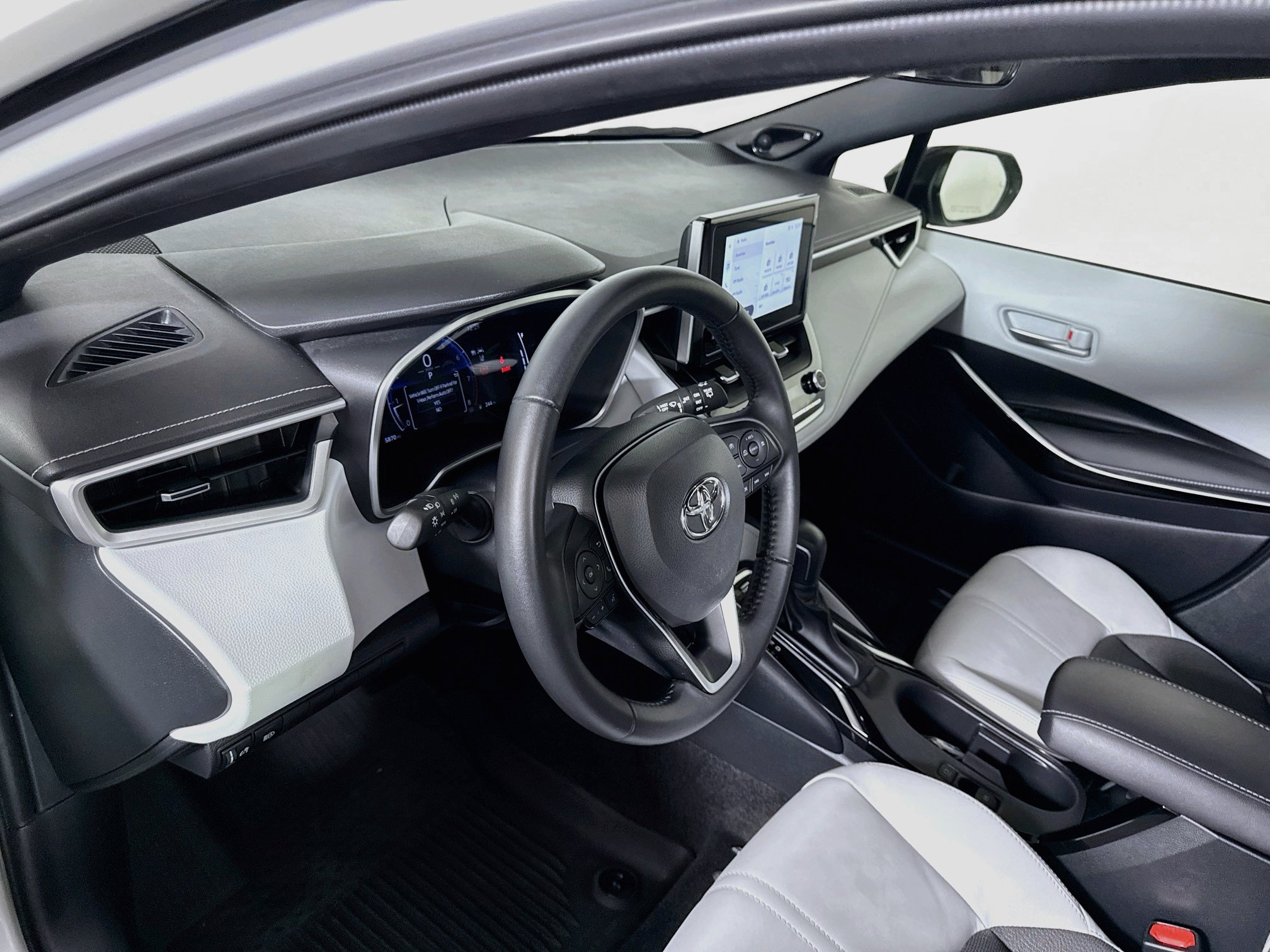 Certified 2025 Toyota Corolla XSE FWD image 9