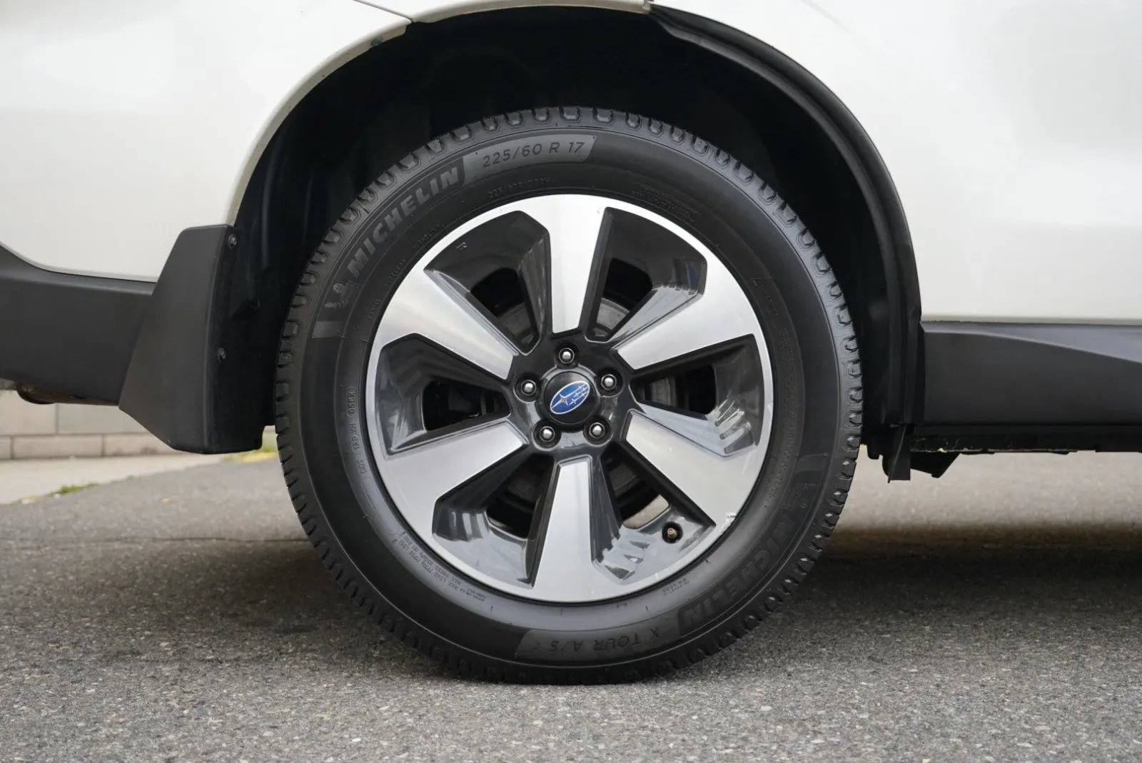 Used 2018 Subaru Forester 2.5i Limited AWD/4WD image 16