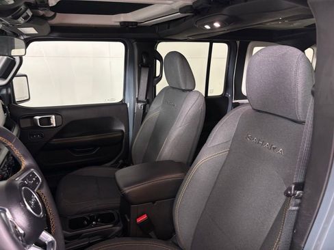 Used 2024 Jeep Wrangler Unlimited Sahara AWD/4WD image 15