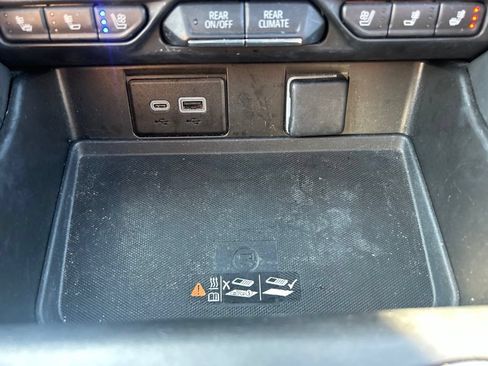 Used 2024 Chevrolet Tahoe High Country AWD/4WD image 32