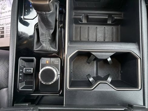 Used 2024 Toyota Tundra Limited image 24