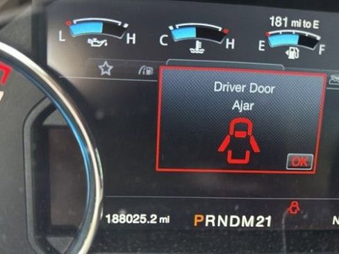 Used 2017 Ford F150 Lariat image 2