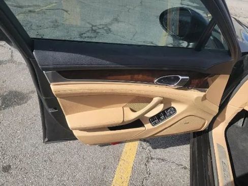 Used 2016 Porsche Panamera image 11