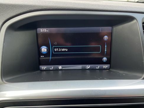 Used 2015 Volvo V60 T5 Platinum image 11