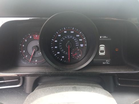 Used 2022 Hyundai Elantra N Line w/ Preferred Accessory Package FWD image 5