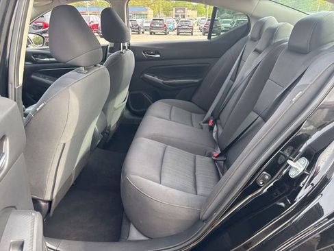 Used 2022 Nissan Altima 2.5 SV FWD image 14