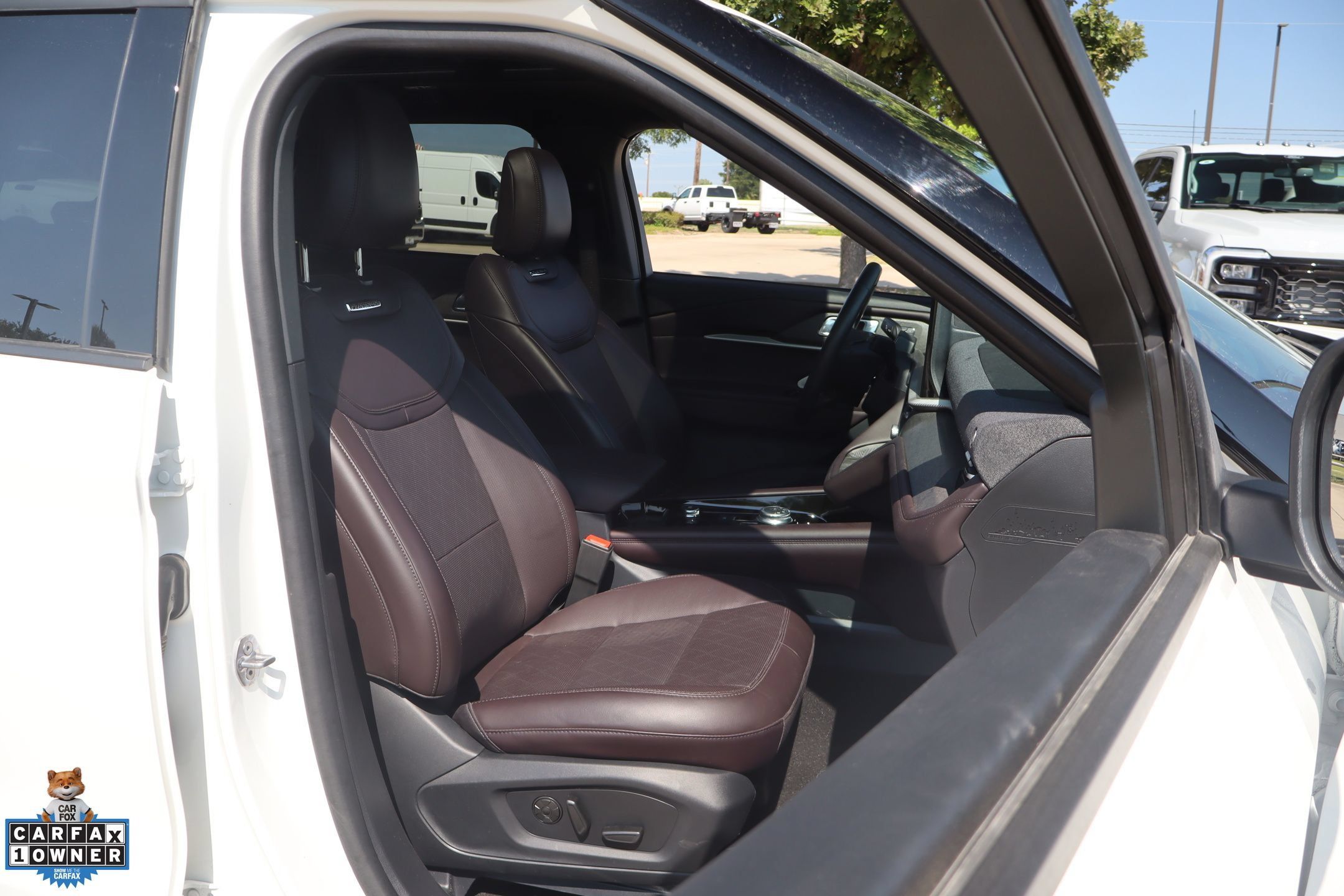 Certified 2025 Ford Explorer Platinum RWD image 33